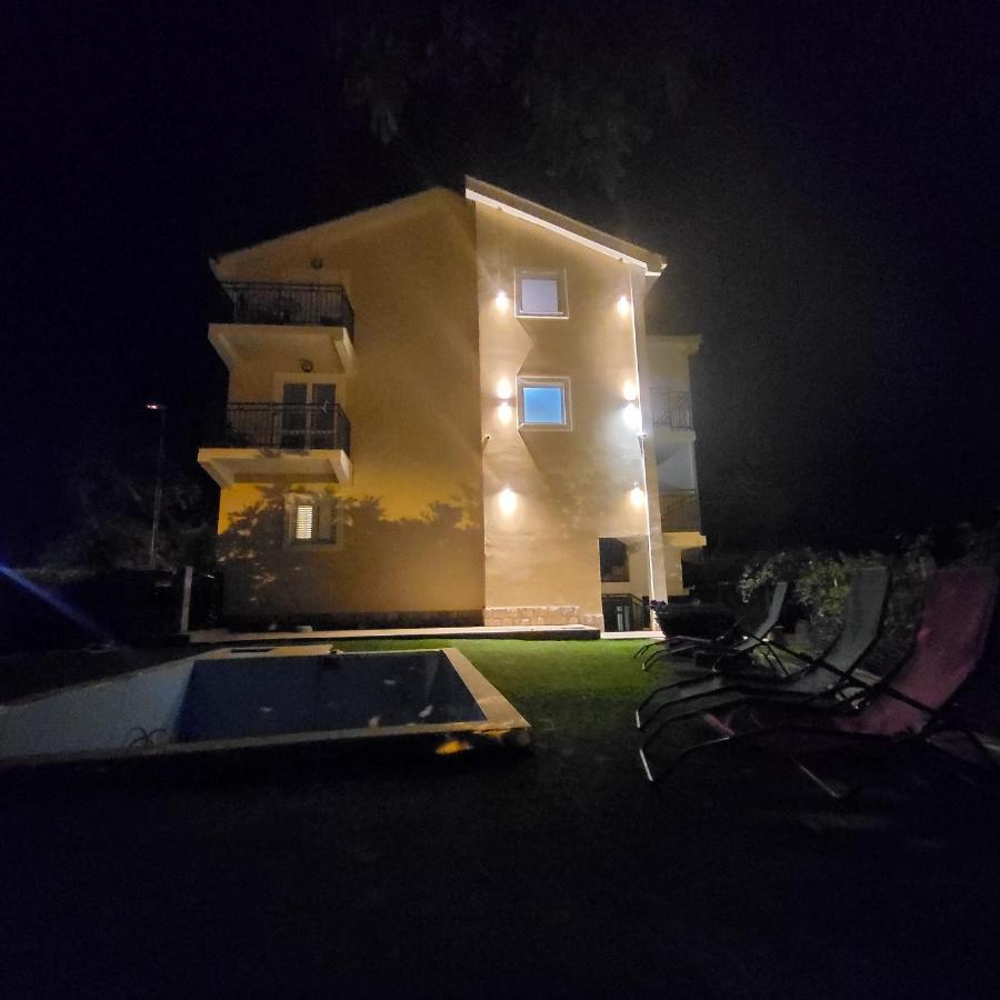 Apartmani Mia Sorajic Petrovac Dış mekan fotoğraf
