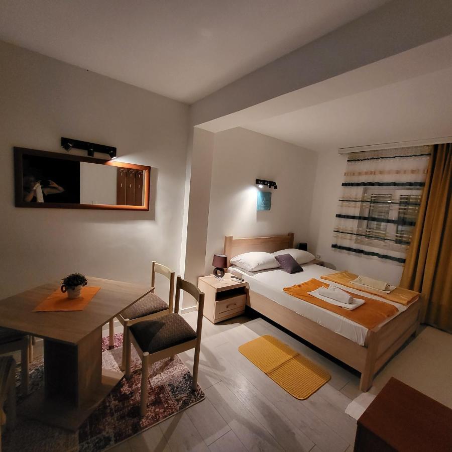 Apartmani Mia Sorajic Petrovac Dış mekan fotoğraf